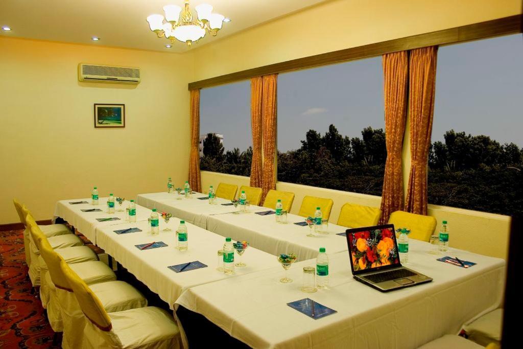 Ramanashree California Resort Yelahanka Экстерьер фото